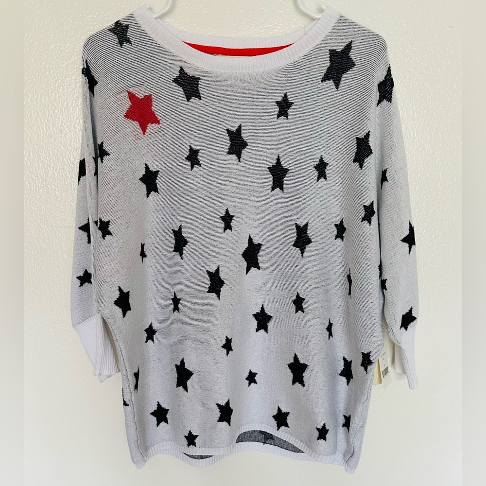 NWT Ovla Star Dolman Sweater Size Medium Gray / White / Black / Red